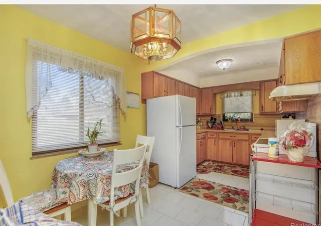 5th image of 19954 Woodcrest St, Harper Woods, MI 48225 | MLS# 70529264