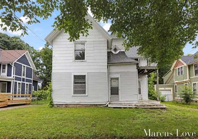 Photo 4 of Multi family home for sale at 233 Hollister Ave, Grand Rapids, MI 49506 | MLS# 70541974 | Listing updated on 2026-08-05