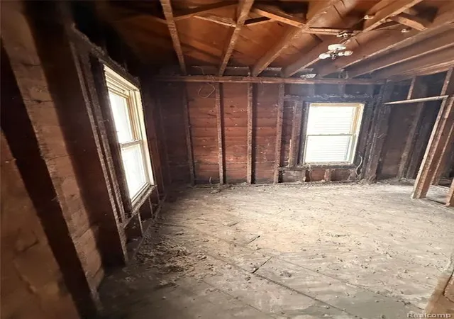 Listing Photo 4 - Condo for sale in building located at 1704 Pingree St, Detroit, MI 48206