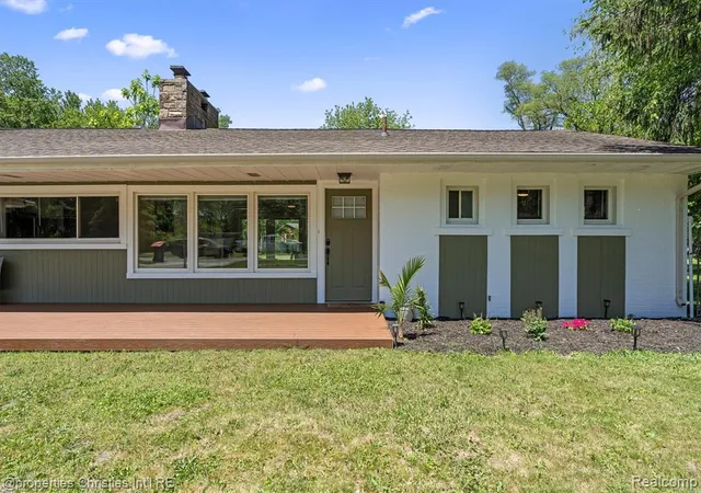 22nd image of 23456 Lee Baker Dr, Southfield, MI 48075 | MLS# 61009224