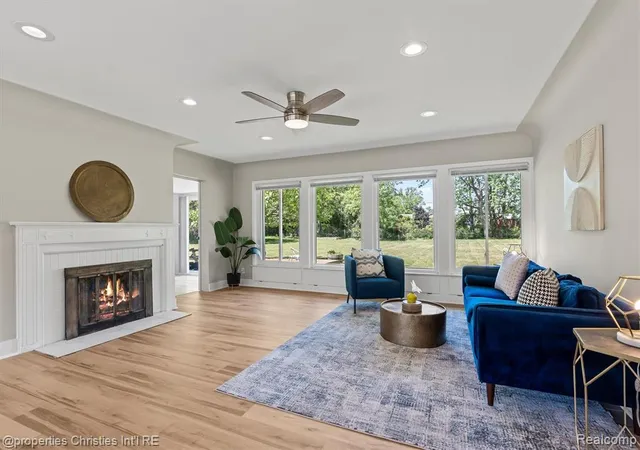 4th image of 23456 Lee Baker Dr, Southfield, MI 48075 | MLS# 61009224