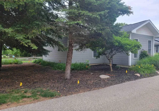Homes for sale in Adrian, MI | 959 W Maumee Street, Adrian, MI 49221 | Houzeo