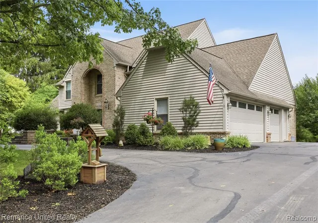 4th image of 12825 Larkins Rd, Brighton, MI 48114 | MLS# 61008978