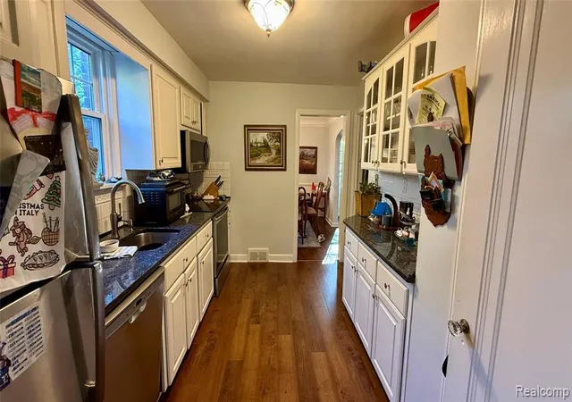 5th image of 889 Rivard Blvd, Grosse Pointe, MI 48230 | MLS# 60997112