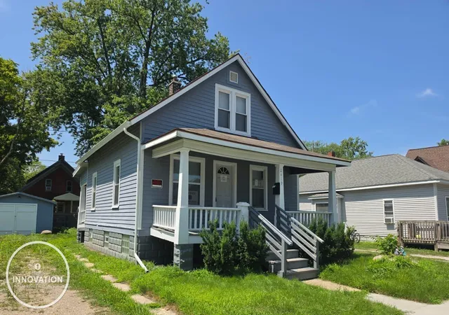 Photo 2 of Sale Pending at 2419 Cherry St, Port Huron, MI 48060 | MLS# 50219360 | Listing updated on 2026-09-21