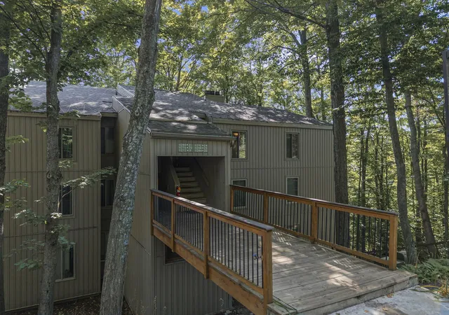 Photo 3 of Condo for sale at 11292 S Cottonwood Dr, Traverse City, MI 49684 | MLS# 80072922 | Listing updated on 2026-09-02