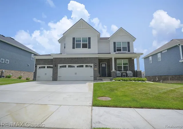 Photo 2 of Sale Pending at 2785 Trillium Hills Dr, Commerce Township, MI 48382 | MLS# 61016938 | Listing updated on 2026-08-13