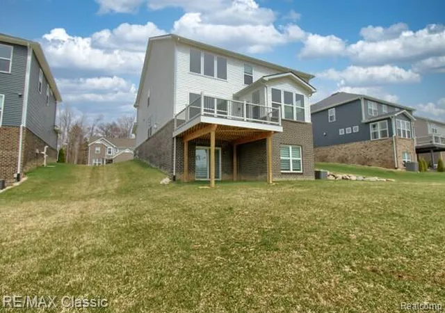 Photo 40 of Sale Pending at 2785 Trillium Hills Dr, Commerce Township, MI 48382 | MLS# 61016938 | Listing updated on 2026-08-13