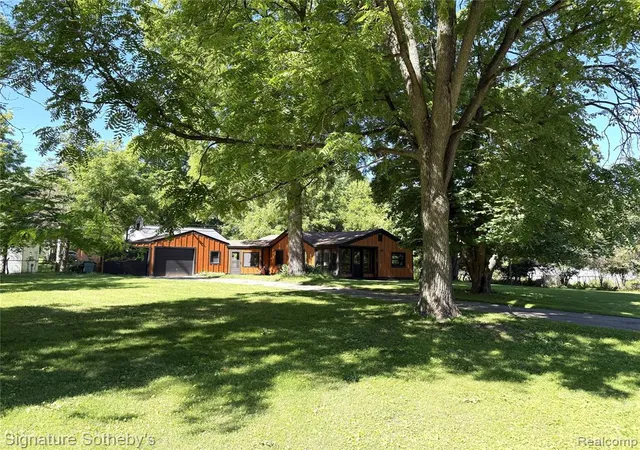Homes for sale in Bloomfield Hills, MI | 1829 Wellington Ave, Bloomfield Hills, MI 48302 | MLS# 61004738