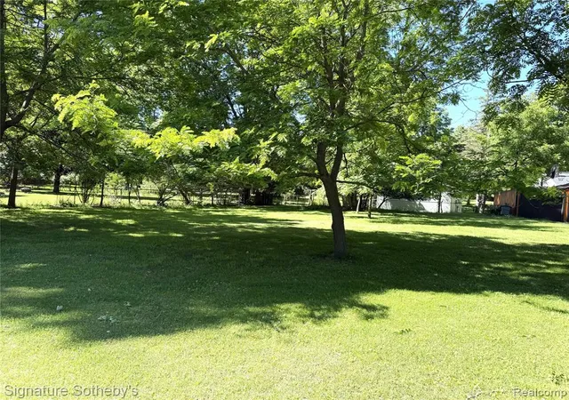 Homes for sale in Bloomfield Hills, MI | 1829 Wellington Ave, Bloomfield Hills, MI 48302 | MLS# 61004738