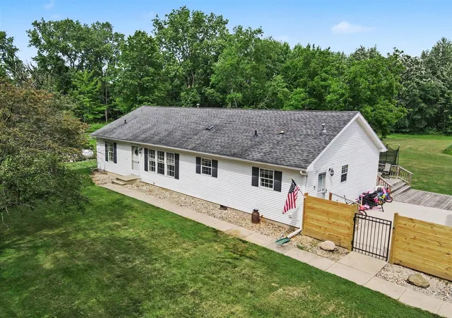 Homes for sale in Three Rivers, MI | 56883 Pulver Rd, Three Rivers, MI 49093 | MLS# 70544867
