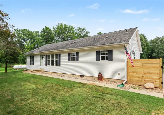 Homes for sale in Three Rivers, MI | 56883 Pulver Rd, Three Rivers, MI 49093 | MLS# 70544867