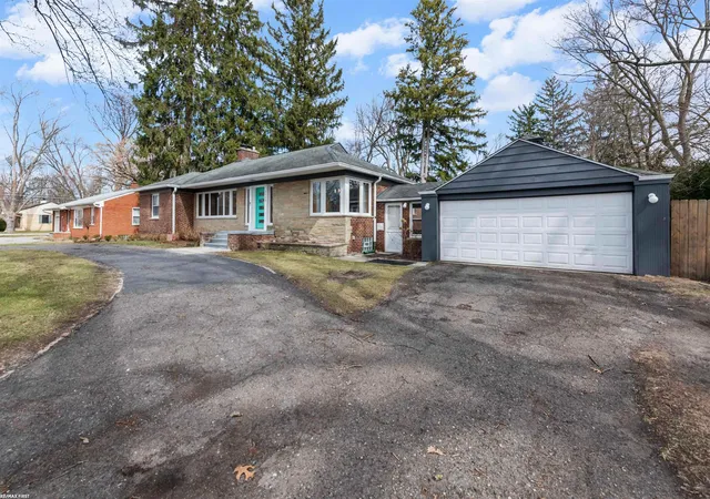35th image of 21450 Whittington St, Farmington Hills, MI 48336 | MLS# 50201704