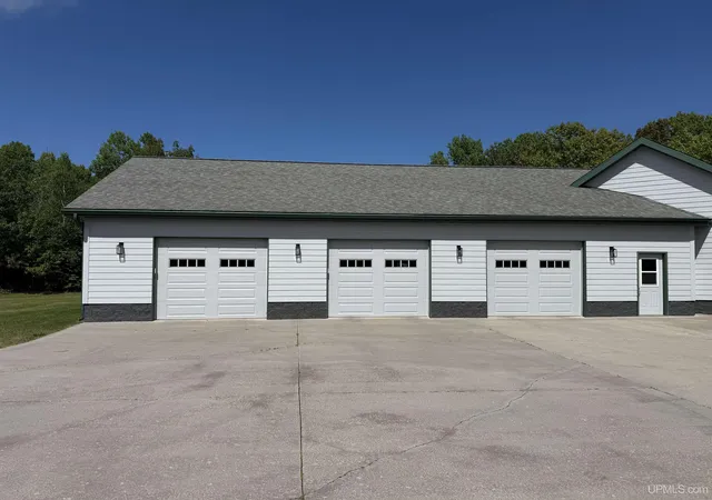 Homes for sale in Chassell, MI | 39672 Pike River Rd, Chassell, MI 49916 | MLS# 50210462