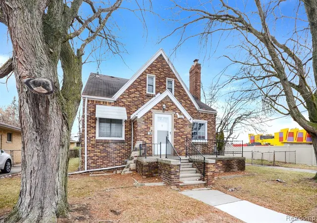 2nd image of 15065 Lincoln Ave, Eastpointe, MI 48021 | MLS# 60961395