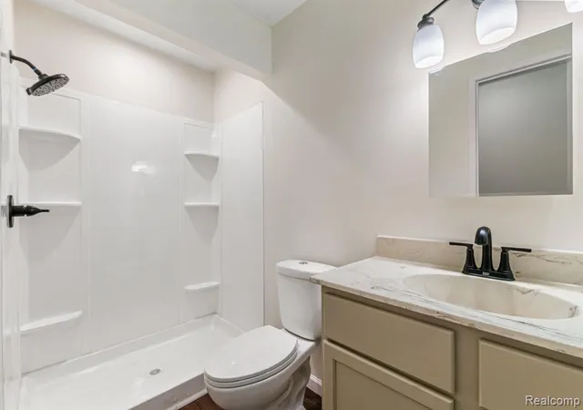 4th image of 1680 Cliffs Lndg #302E, Ypsilanti, MI 48198 | MLS# 60986582