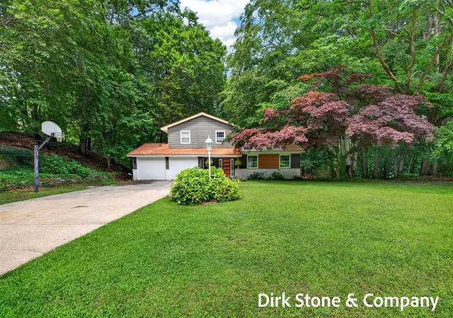 3rd image of 18569 Pawnee Dr, Spring Lake, MI 49456 | MLS# 70550593