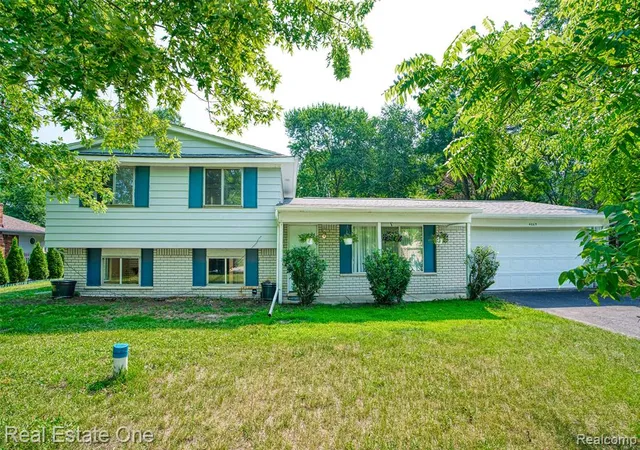 Photo 1 of Single family home for sale at 4069 Village Sq, Brighton, MI 48114 9267 | MLS# 61011928 | Listing updated on 2026-08-30