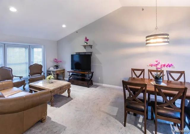3rd image of 1560 W Lakeview Ln, Canton, MI 48187 6624 | MLS# 60989669