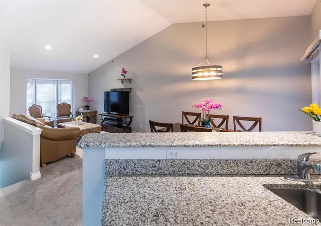 4th image of 1560 W Lakeview Ln, Canton, MI 48187 6624 | MLS# 60989669
