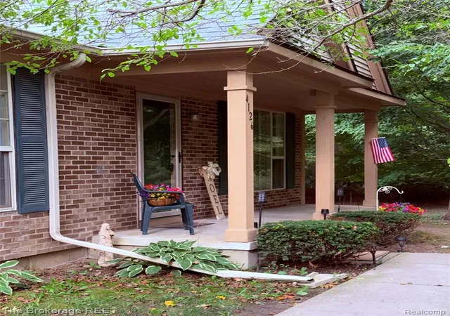 2nd image of 4126 Se Stonebridge Brg, Holly, MI 48442 | MLS# 61019350