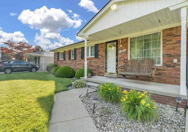 Homes for sale in Sterling Heights, MI | 14551 Debbie Dr, Sterling Heights, MI 48313 | MLS# 50213343