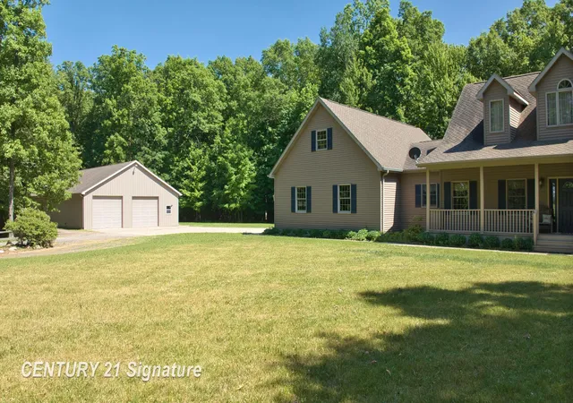 Homes for sale in Chesaning, MI | 7147 Gary Rd, Chesaning, MI 48616 | MLS# 50200854