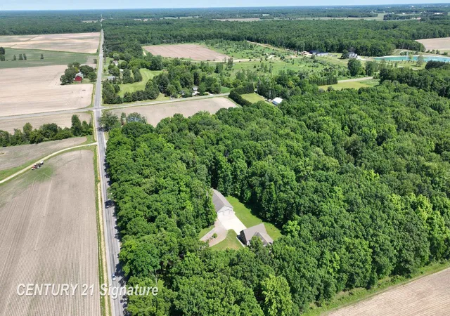 Homes for sale in Chesaning, MI | 7147 Gary Rd, Chesaning, MI 48616 | MLS# 50200854