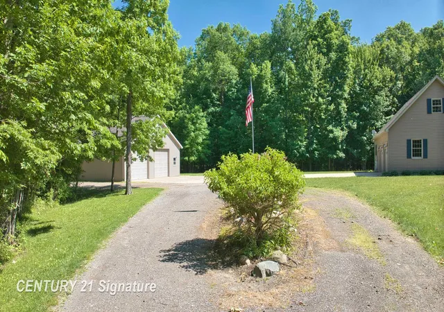 Homes for sale in Chesaning, MI | 7147 Gary Rd, Chesaning, MI 48616 | MLS# 50200854
