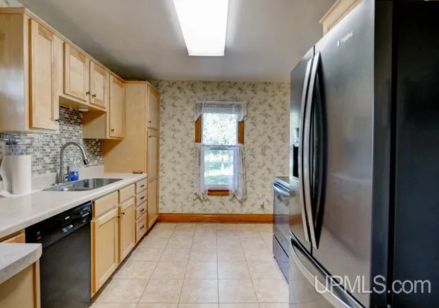 Homes for sale in Menominee, MI | 4131 10th St, Menominee, MI 49858 | MLS# 50212998