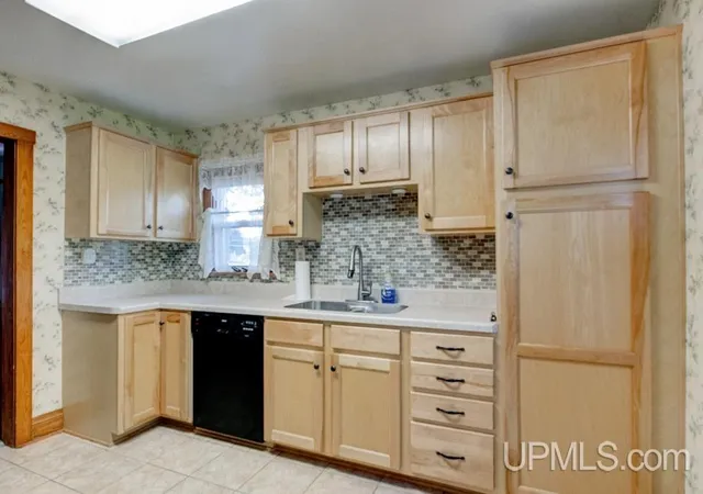 Homes for sale in Menominee, MI | 4131 10Th St, Menominee, MI 49858 | MLS# 50212998