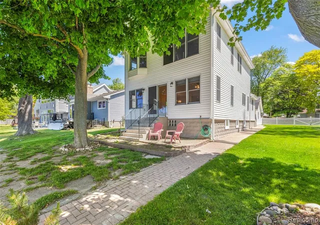 Photo 4 of Single Family Residence at 4333 Hunters Dr, Highland, MI 48356 | MLS# 60997242 | | Sold on 2026-06-26