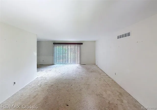 3rd image of 44150 S Umberland Cir, Canton, MI 48187 | MLS# 60995132