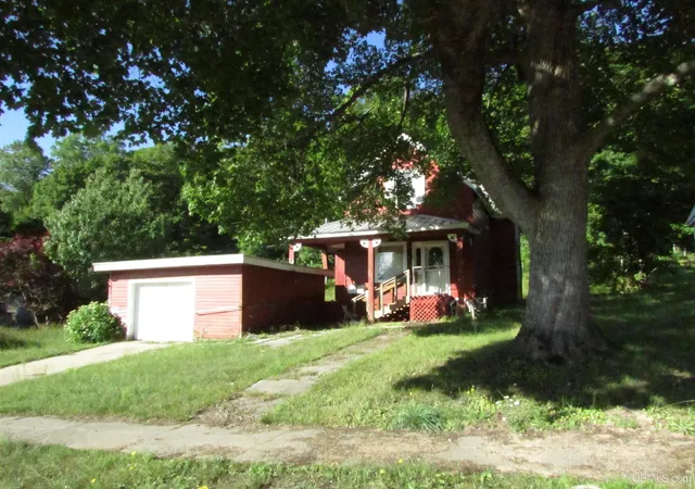 Homes for sale in Munising, MI | 921 W Superior St, Munising, MI 49862 | MLS# 50187251