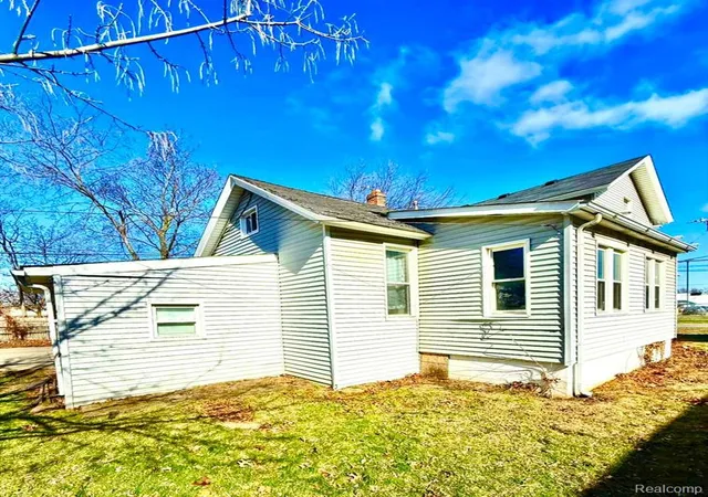 Listing Photo 5 - Condo for sale in building located at 35449 Clinton St, Wayne, MI 48184