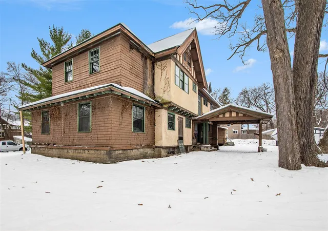 Homes for sale in Jackson, MI | 542 A St, Jackson, MI 49201 | MLS# 70508305
