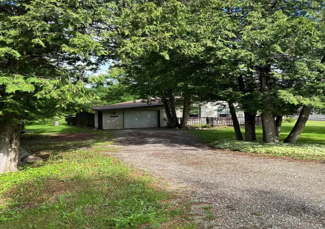 Homes for sale in Gladwin, MI | 5403 Kings Wy, Gladwin, MI 48624 | MLS# 50211206