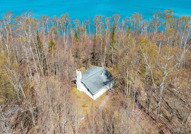 Homes for sale in Calumet, MI | 57801 Lakeshore Dr, Calumet, MI 49913 | MLS# 50210759
