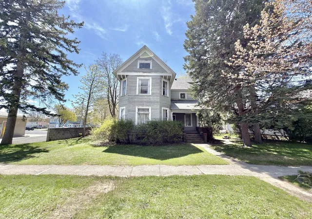 Homes for sale in Manistee, MI | 339 2nd St, Manistee, MI 49660 | MLS# 70530077