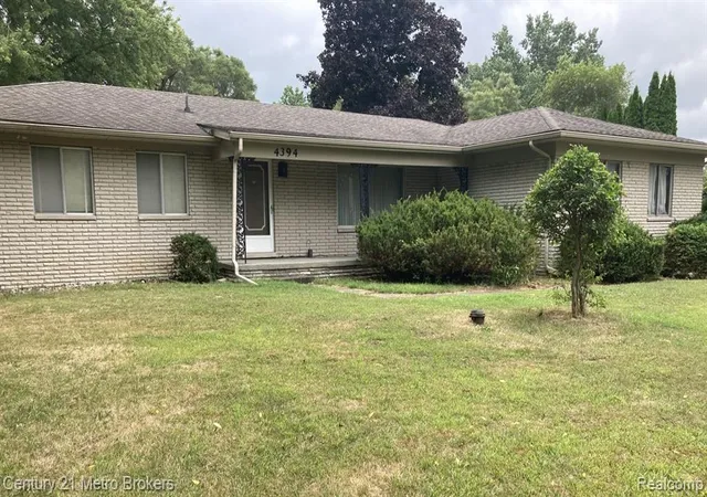 1st image of 4394 Apache Dr, Burton, MI 48509 | MLS# 61016653