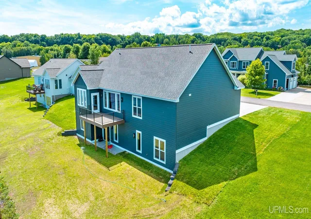 Photo 3 of Single family home for sale at 7013 Sandpiper Dr, Houghton, MI 49931 | MLS# 50218652 | Listing updated on 2026-09-30