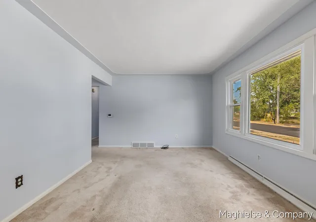 Photo 2 of Single family home for sale at 4431 Burgis Ave, Grand Rapids, MI 49508 | MLS# 70546324 | Listing updated on 2026-08-12