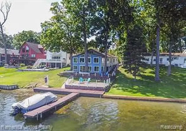 Homes for sale in Fenton, MI | 16431 Oak Hill Dr, Fenton, MI 48430 9014 | MLS# 60982217