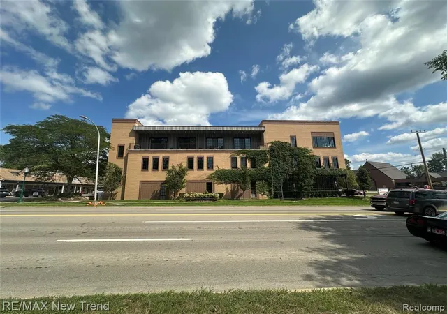 Photo 2 of Condo for sale at 804 N Main St #2H, Rochester, MI 48307 1710 | MLS# 61024867 | Listing updated on 2026-09-04