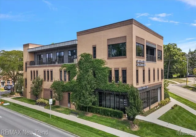 Photo 3 of Condo for sale at 804 N Main St #2H, Rochester, MI 48307 1710 | MLS# 61024867 | Listing updated on 2026-09-04
