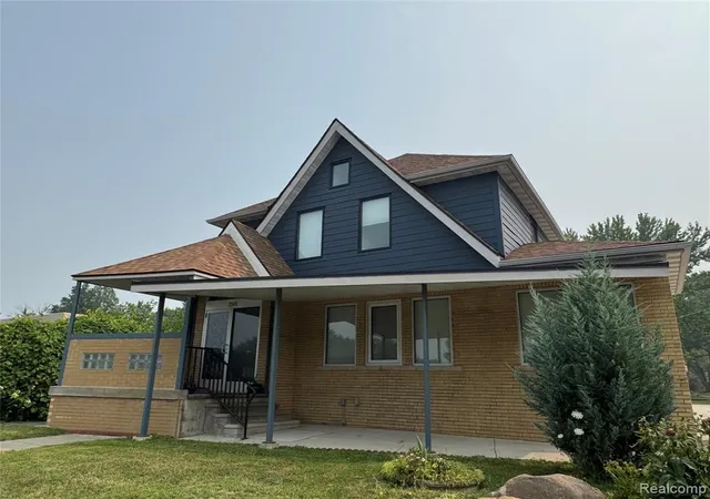 Photo 2 of Single family home for sale at 2349 Washtenaw Rd, Ypsilanti, MI 48197 | MLS# 61011872 | Listing updated on 2026-07-23