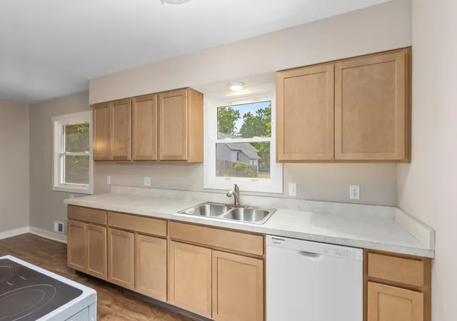3rd image of 3342 Badger Ave, Wyoming, MI 49509 | MLS# 70536353