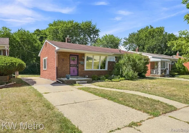 Photo 3 of Single family home for sale at 22011 Whitmore St, Oak Park, MI 48237 | MLS# 61023244 | Listing updated on 2026-08-30