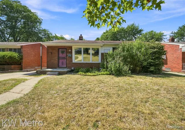 Photo 4 of Single family home for sale at 22011 Whitmore St, Oak Park, MI 48237 | MLS# 61023244 | Listing updated on 2026-08-30