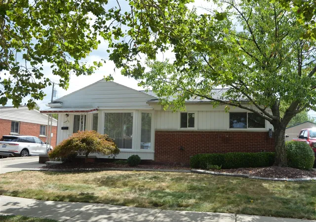 Photo 3 of Sale Pending at 13815 Spruce St St, Southgate, MI 48195 | MLS# 70498515 | Listing updated on 2025-11-20